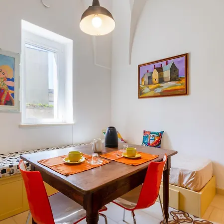 Guesthost - Arke Colorful Appartement