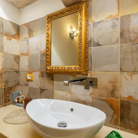 Guesthost - Arke Colorful Appartement